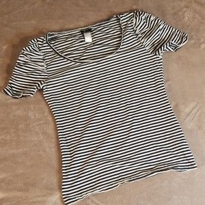2/$16💎H&M Striped Top